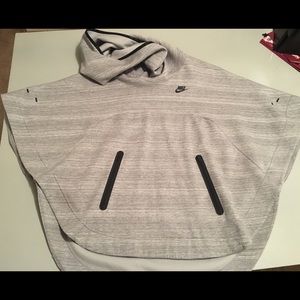 Nike Gray Poncho Size M